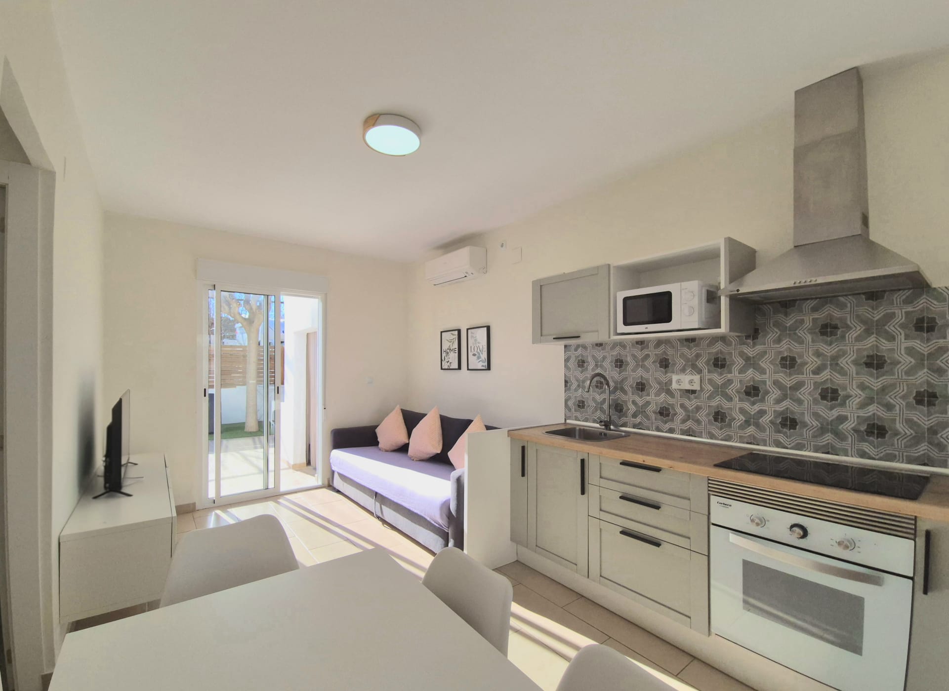 Casa con Patio (B10) “LAS MORERAS”