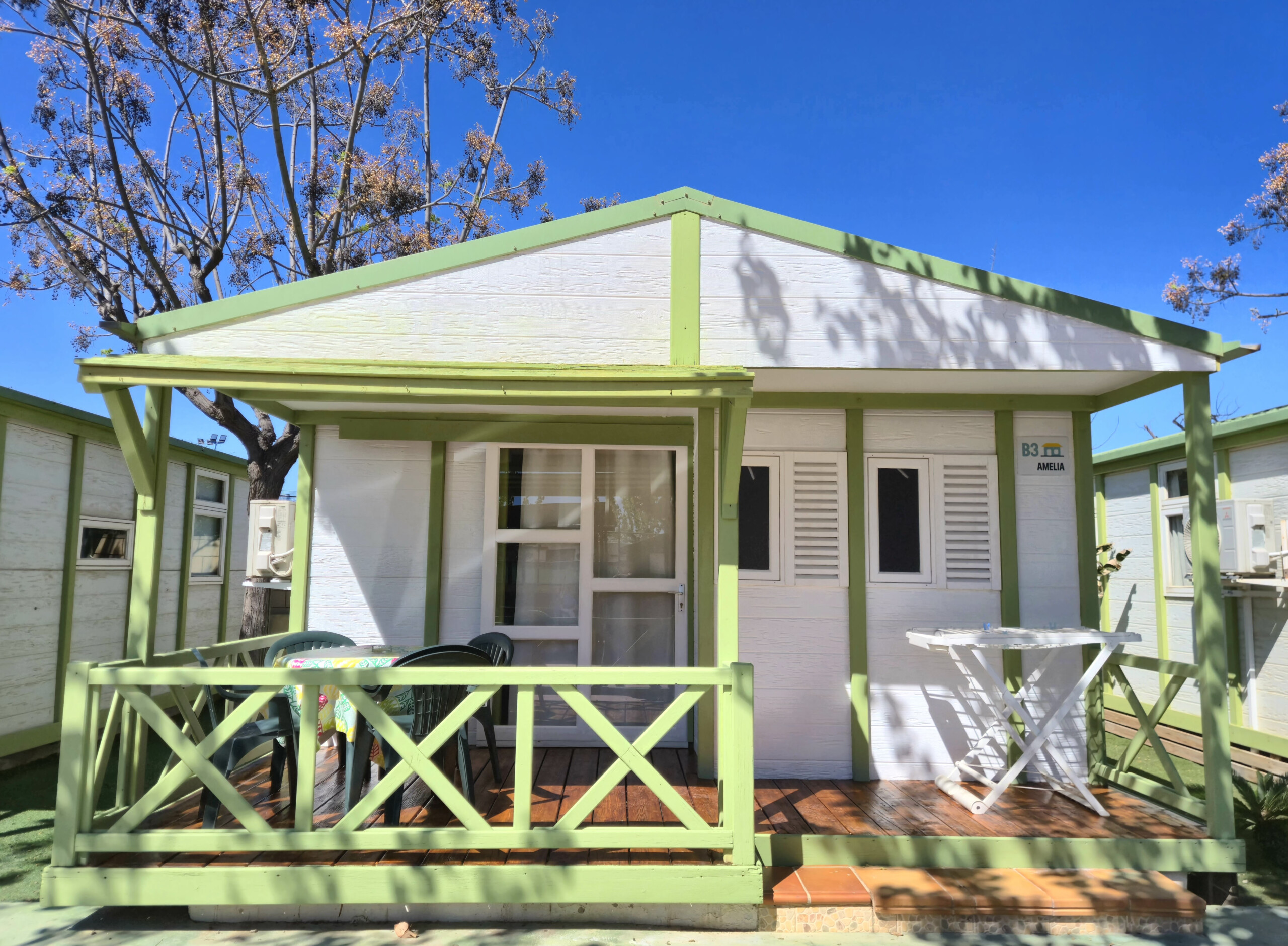 Bungalow 5pax (B02-B07) «AMELIAS»